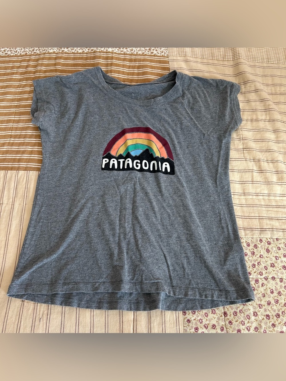 Girls Patagonia rainbow shirt size youth XL/14